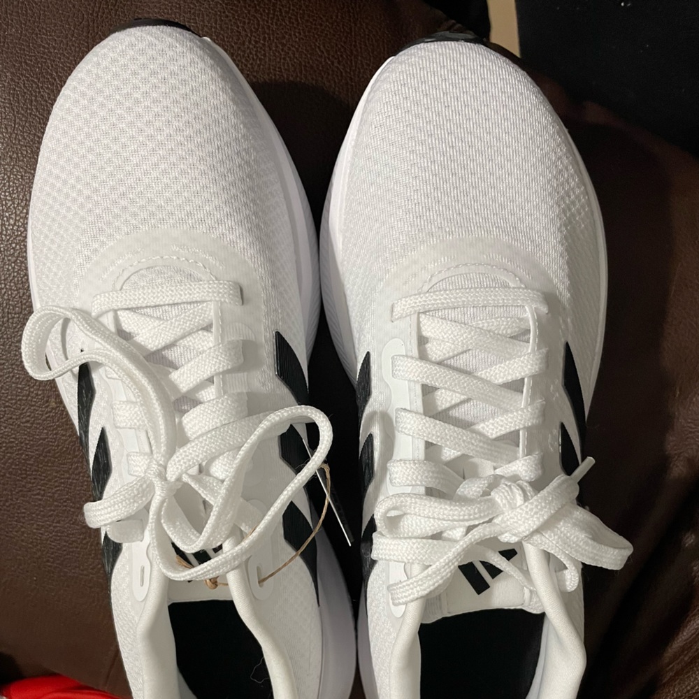 Womens adidas tennis shoes